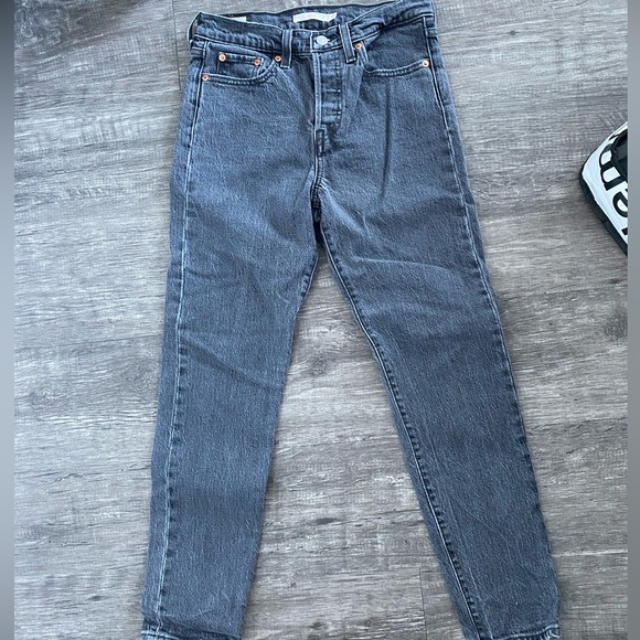 Levis Wedgie Straight Jeans - Picture 3 of 5